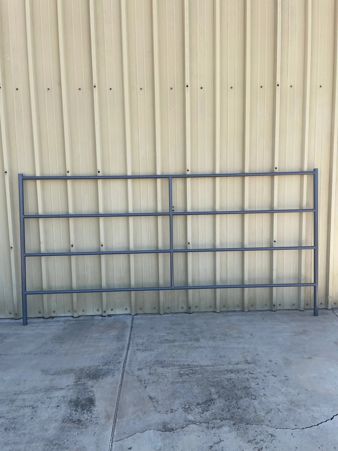 50 ft Round Pen – 4-Rail, 14-Gauge Rustic Steel, view 5