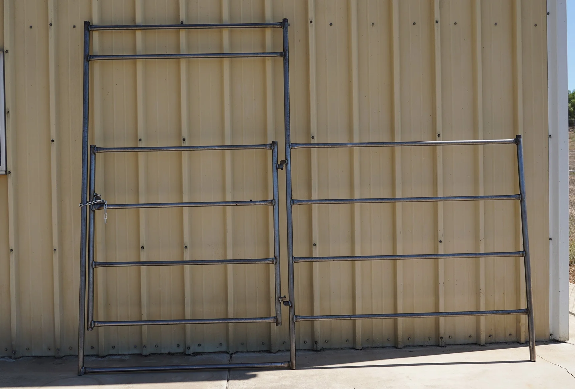 20×20 Economy Livestock Fence Stall (4 Rail), view 3