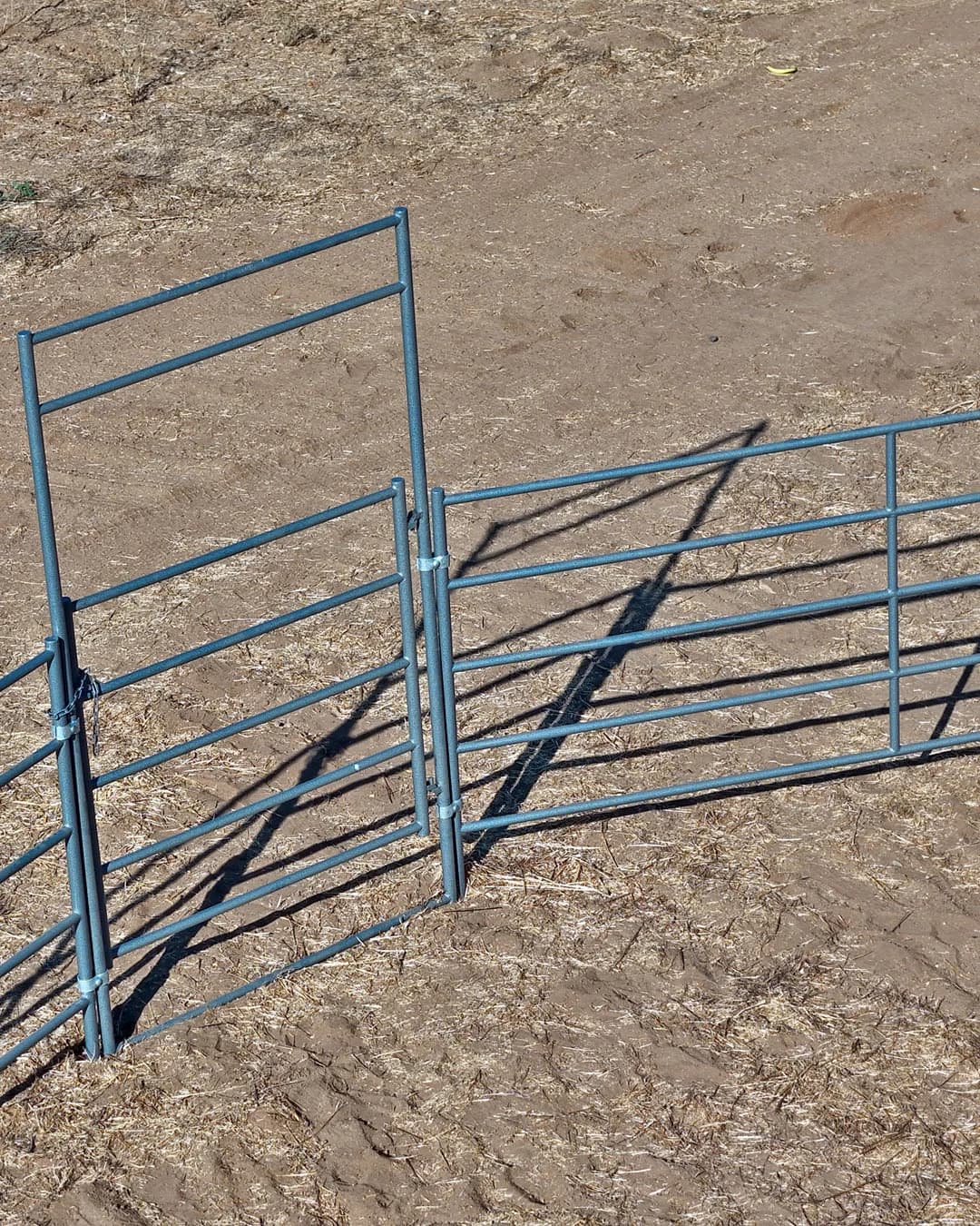 50 ft Round Pen – 4-Rail, 14-Gauge Rustic Steel, view 10