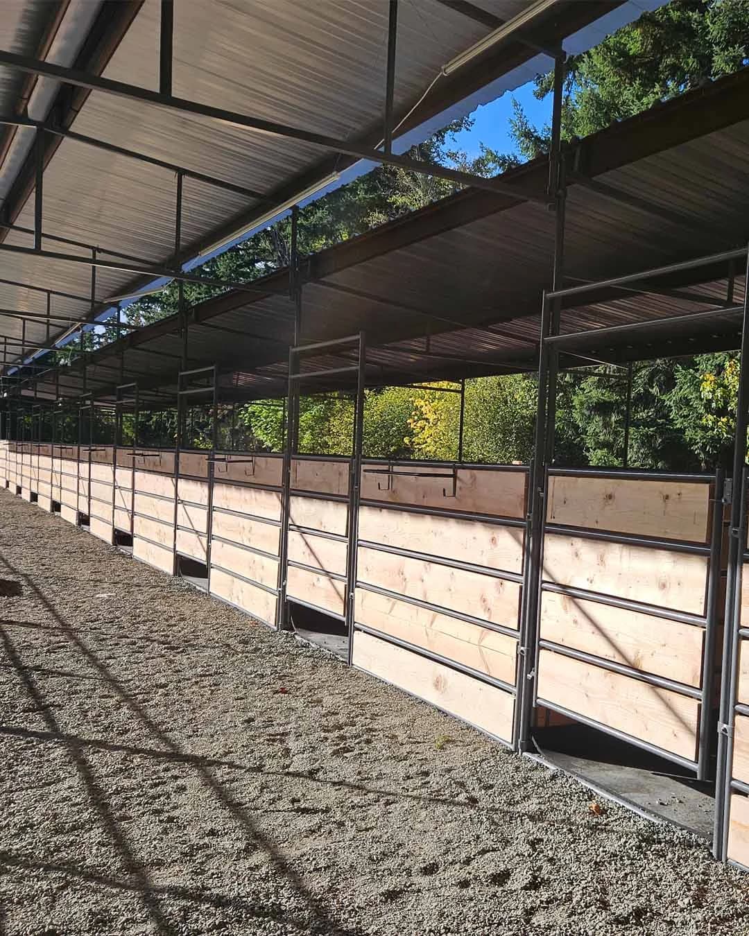 Mare Motel with 12×24 Stalls Fully Covered | Wood Panel Clamps | 5-Rail, view 5