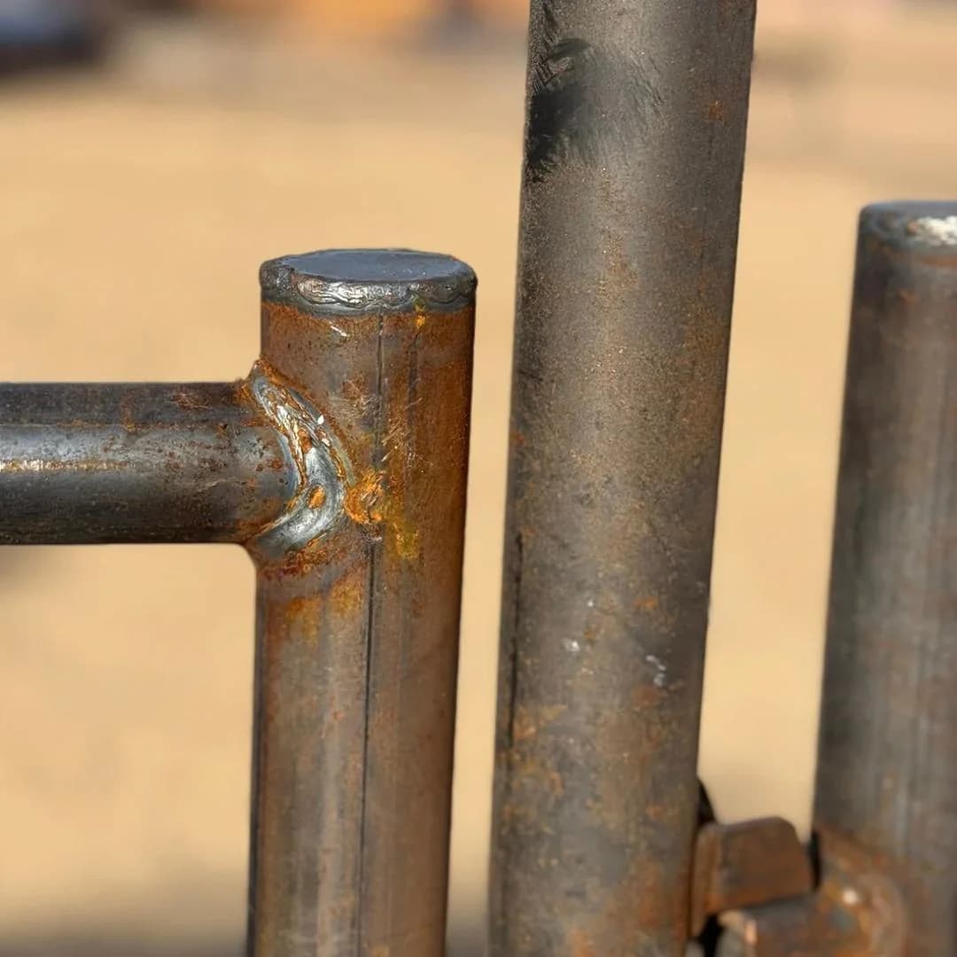 40 ft Round Pen Kit – 4-Rail, 14-Gauge Rustic Steel, view 2