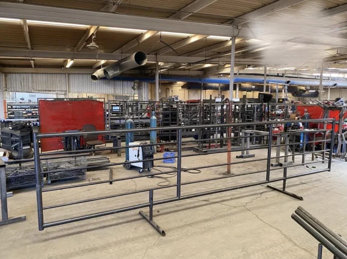 20 ft Cattle Livestock Panels 2-3/8" 14 Gauge – Freestanding with Detachable Feet — SAVE YOUR CATTLE RANCH ON TRUCKING C