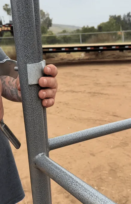 40 ft Round Pen (5-Rail) 14-Gauge Steel — Connect The Panels Together With The Included Panel Clamps