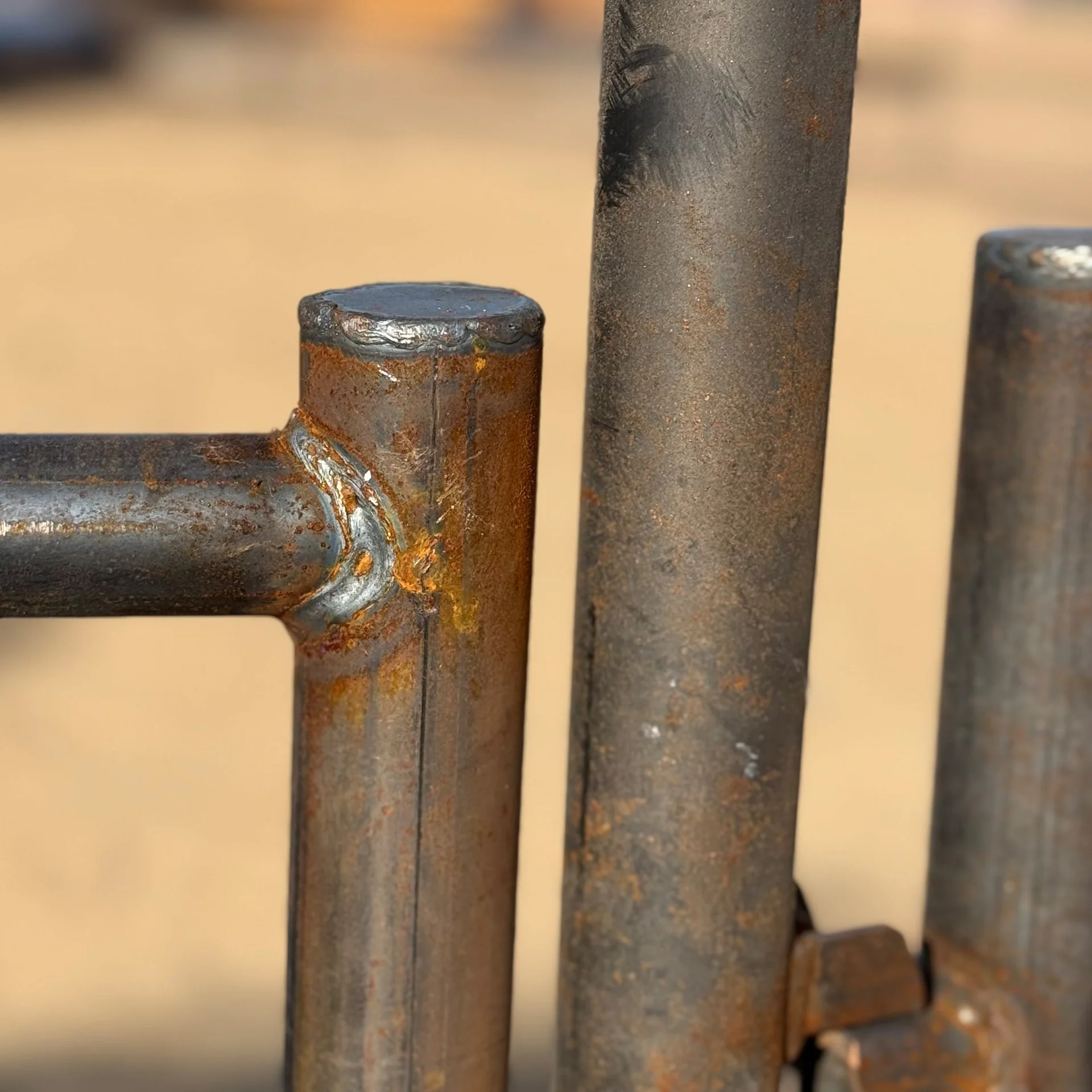 40 ft Round Pen (4-Rail) 14-Gauge Steel Rustic — This Round Pen KIT Includes: