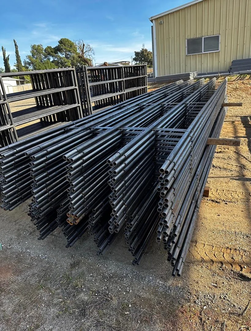10 ft Continuous Fence Panel, Bare Metal/Rustic, 1-1/4" (4 Rail) — BARE METAL FINISH