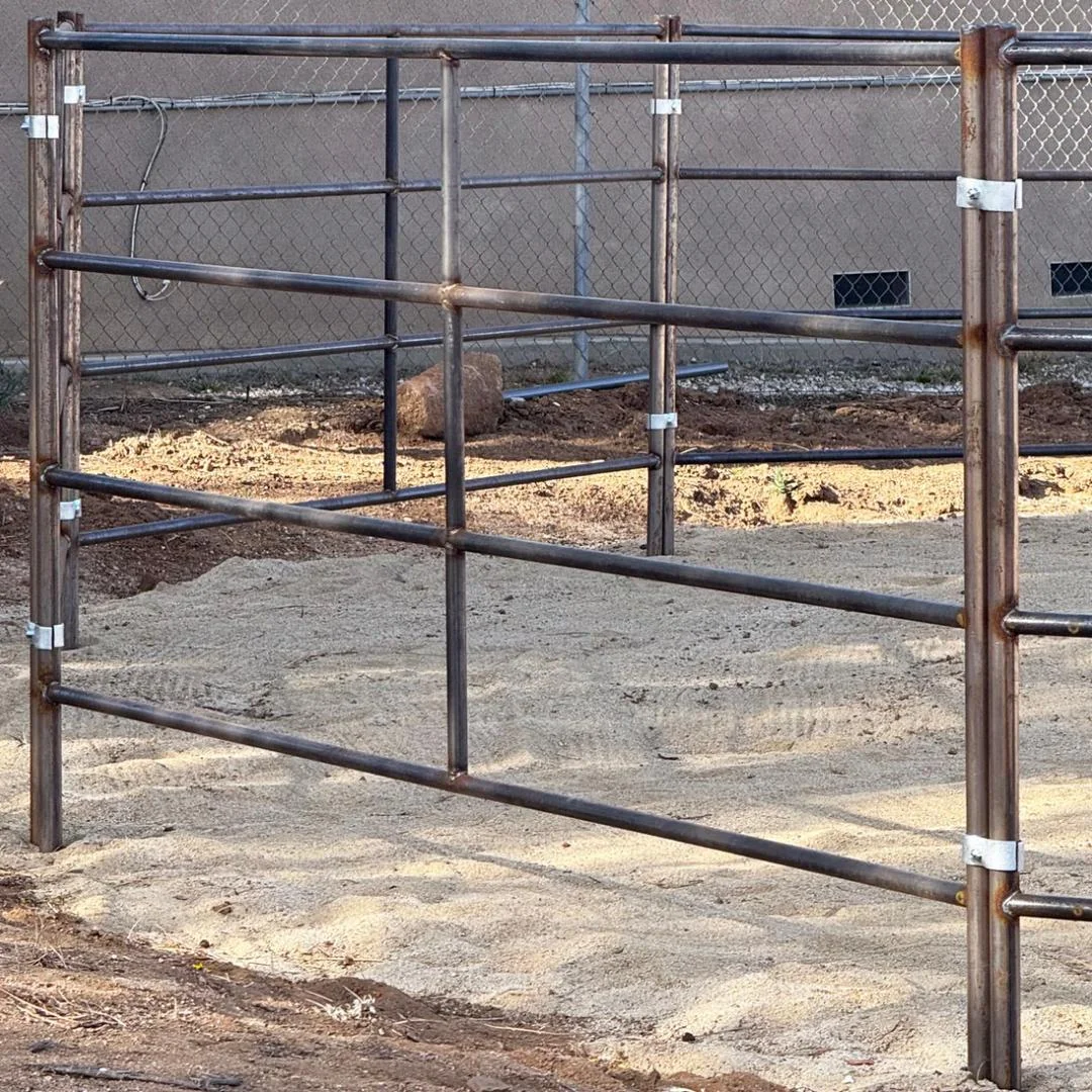 40 ft Round Pen (4-Rail) 14-Gauge Steel Rustic — product detail photo