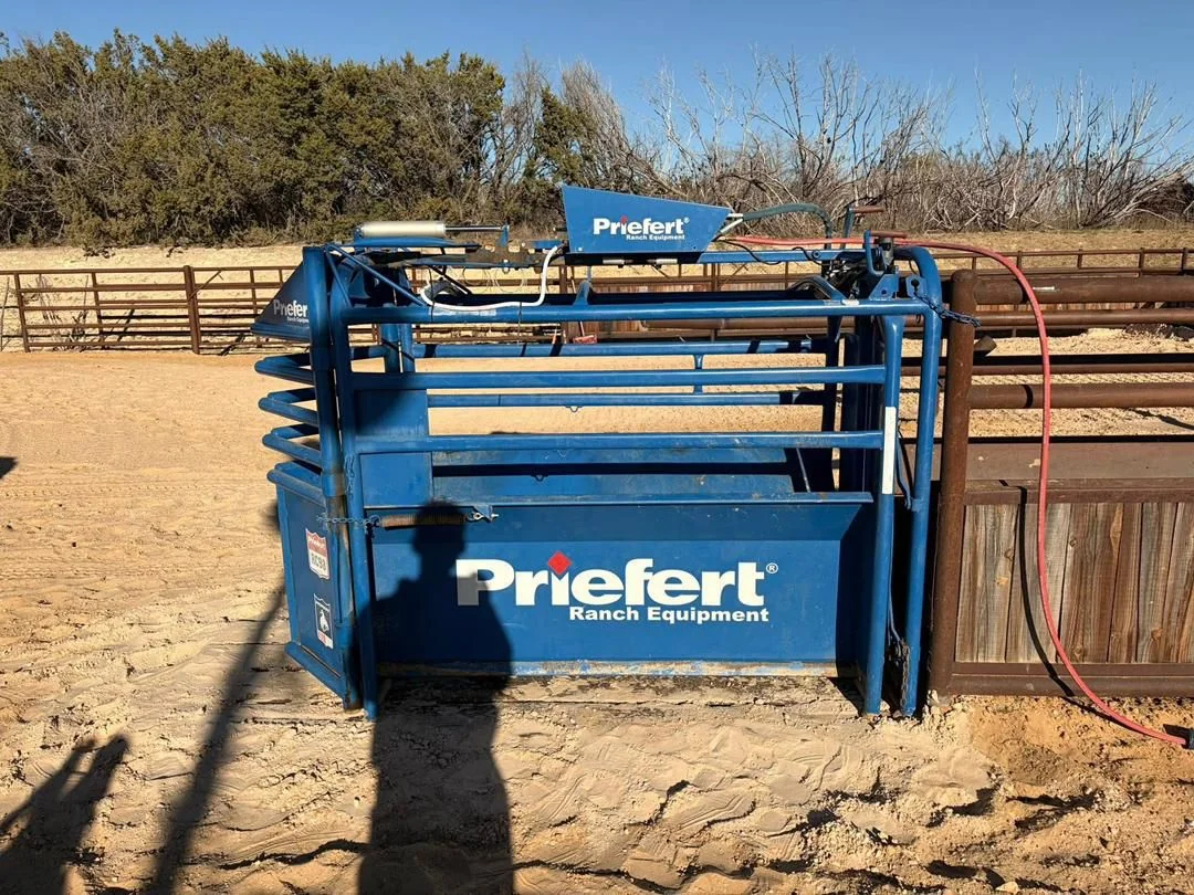 Used Priefert roping chute